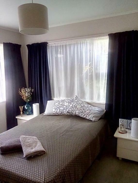 Rooms With A View Haywards Екстер'єр фото
