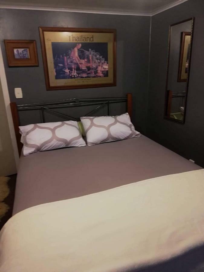 Rooms With A View Haywards Екстер'єр фото